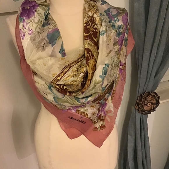 Trussardi silk scarf - Picture 4 of 4